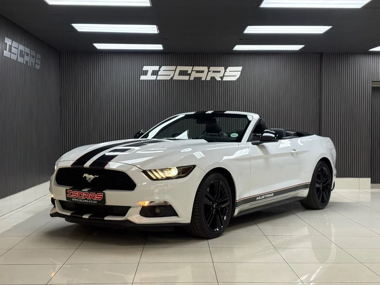 2016 Ford Mustang 2.3T Convertible Auto, photo 1 of 11