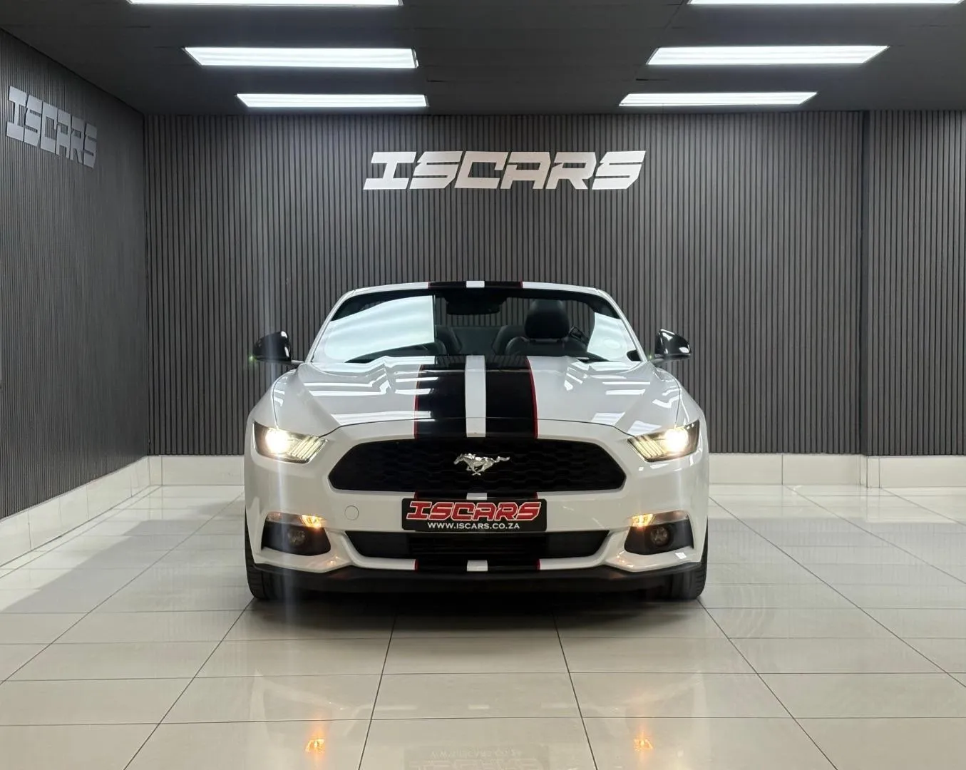 2016 Ford Mustang 2.3T Convertible Auto, photo 2 of 11