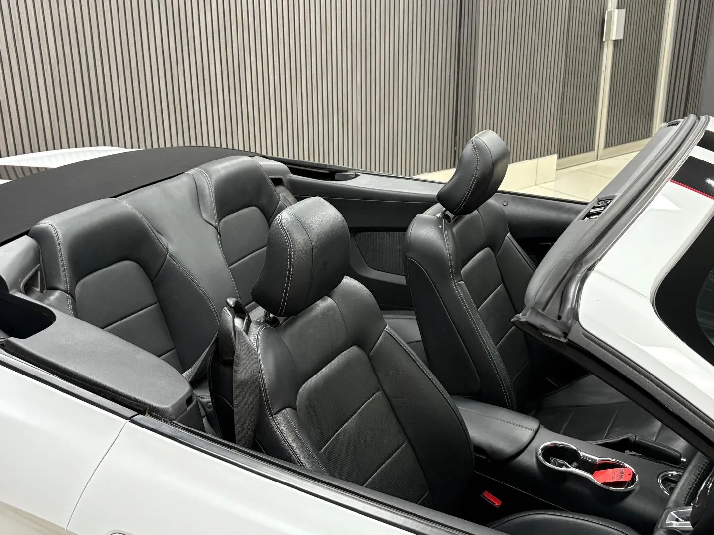 2016 Ford Mustang 2.3T Convertible Auto, photo 7 of 11