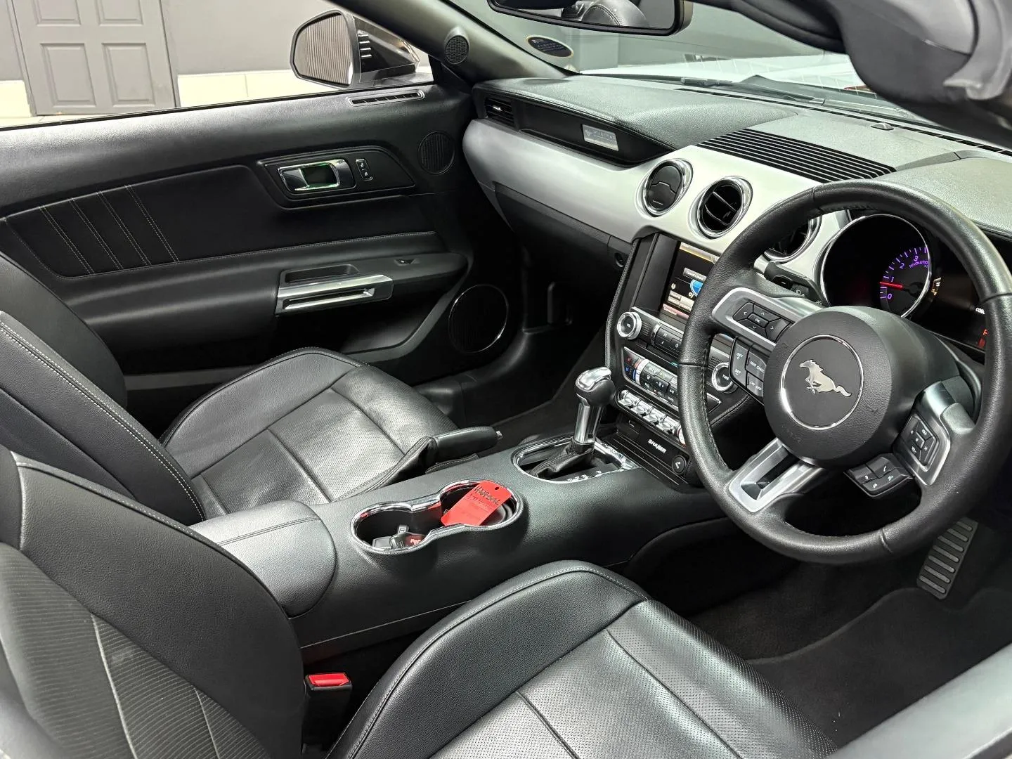 2016 Ford Mustang 2.3T Convertible Auto, photo 8 of 11