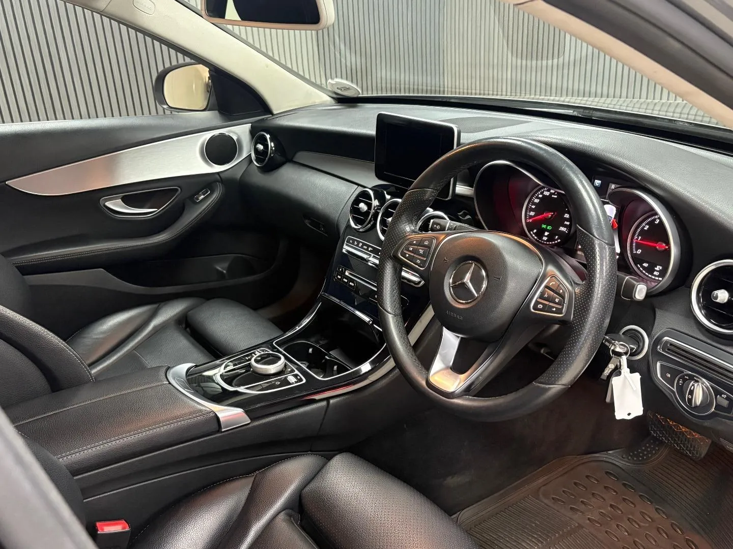 2017 Mercedes-Benz C-Class C200 Avantgarde Auto, photo 7 of 10
