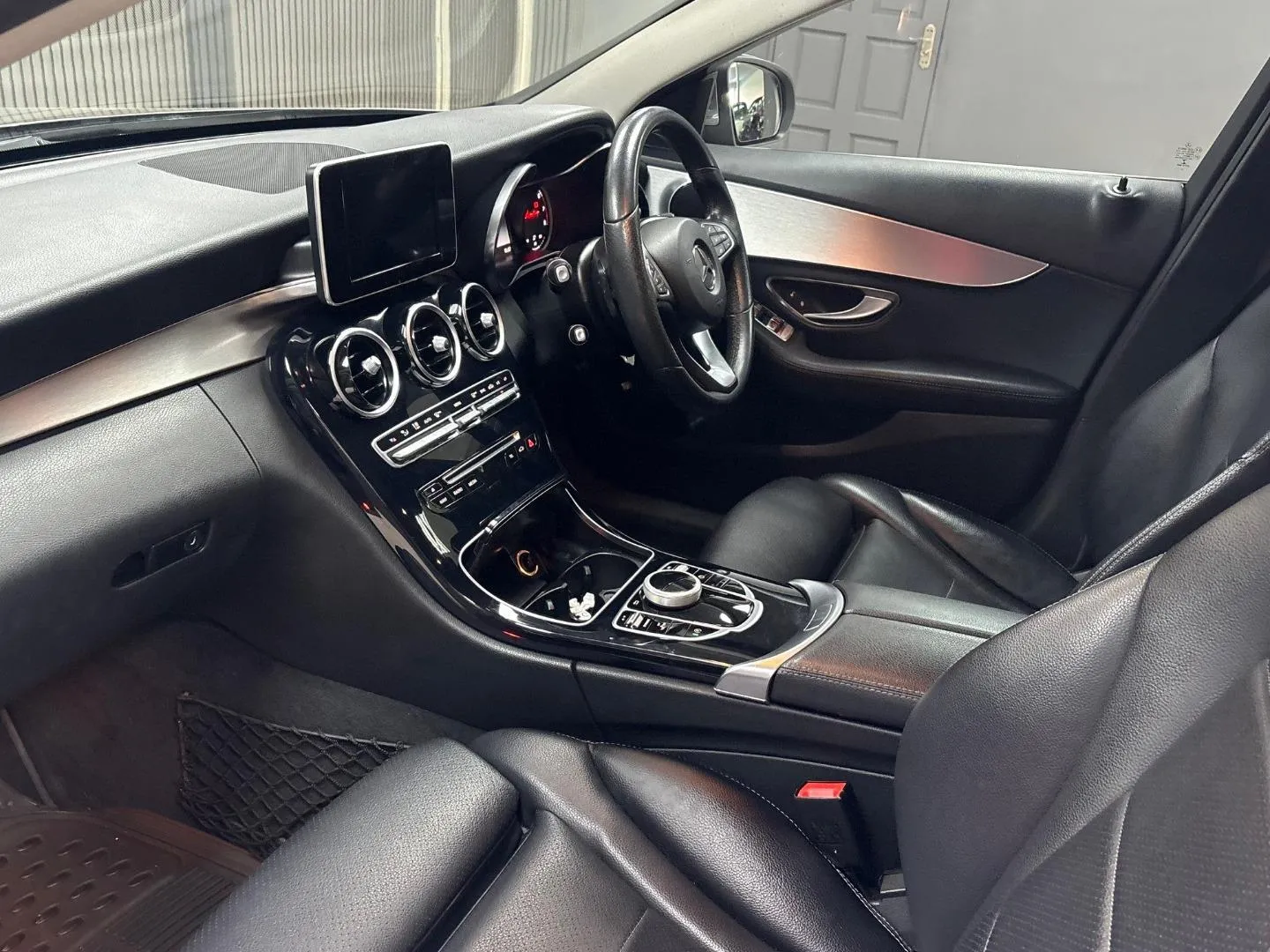 2017 Mercedes-Benz C-Class C200 Avantgarde Auto, photo 9 of 10