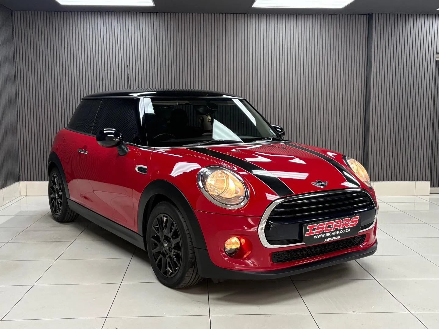 2017 MINI Hatch Cooper, photo 3 of 8