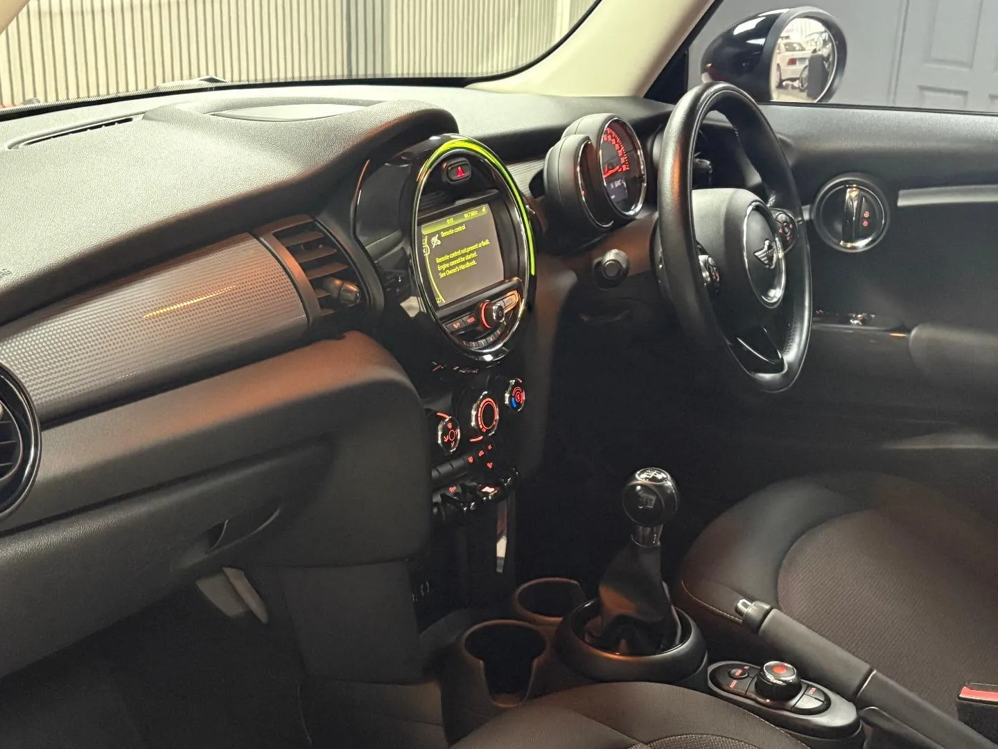 2017 MINI Hatch Cooper, photo 8 of 8