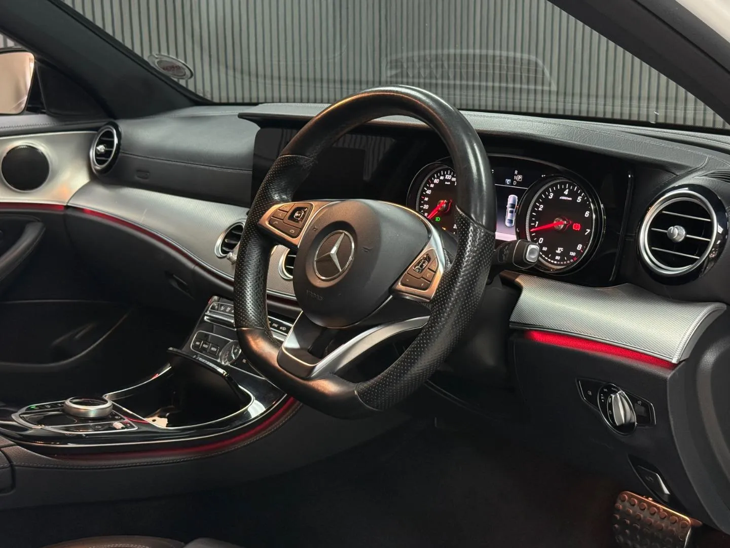 2018 Mercedes-Benz E-Class E250 AMG Line, photo 10 of 13