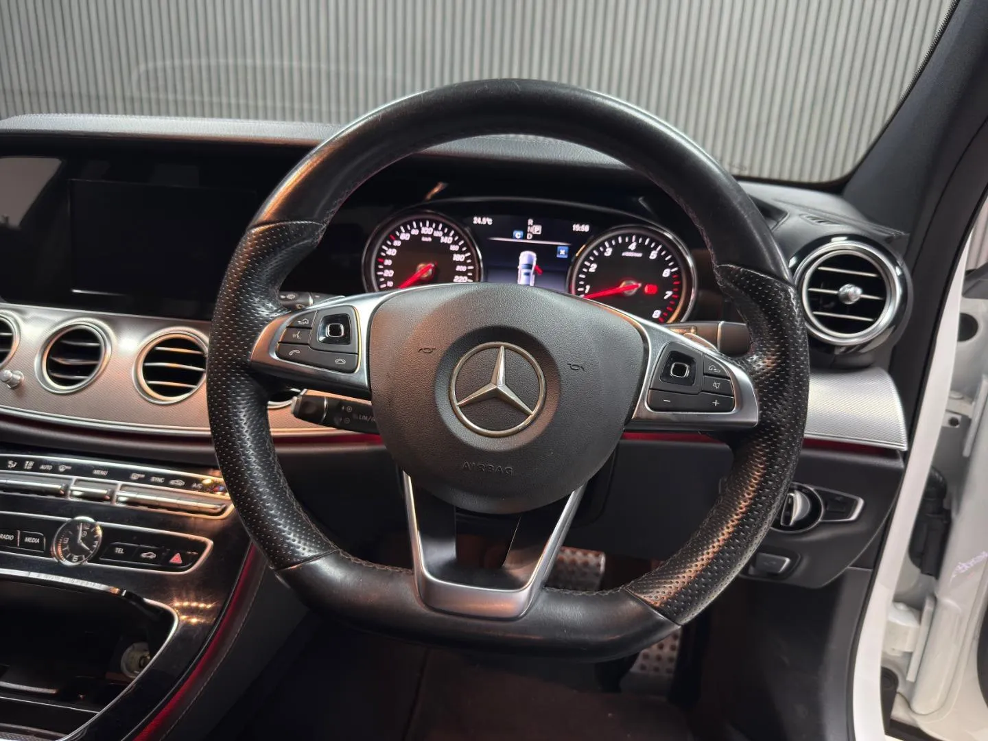 2018 Mercedes-Benz E-Class E250 AMG Line, photo 9 of 13