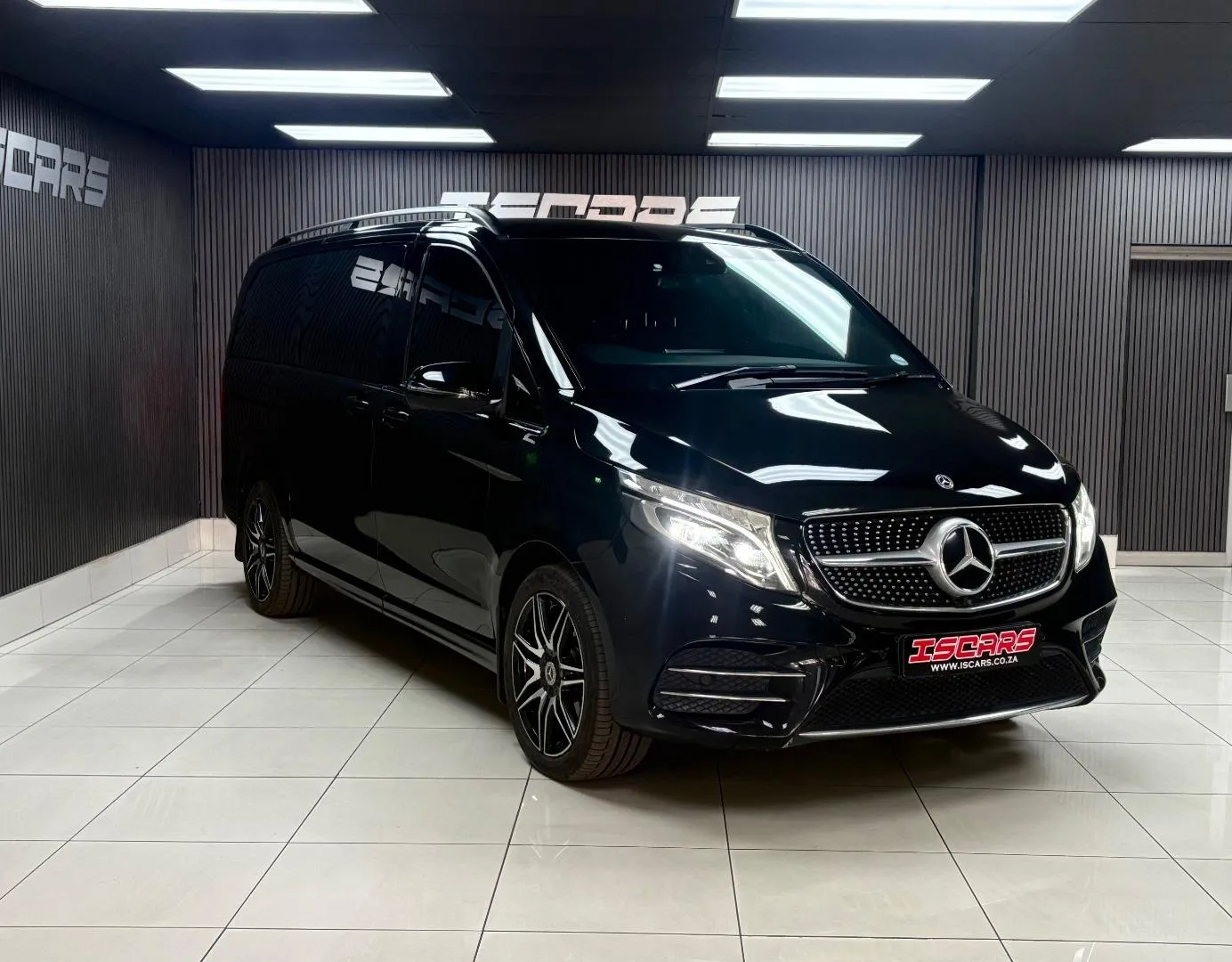 2023 Mercedes-Benz V-Class V300d Exclusive AMG Line, photo 4 of 10
