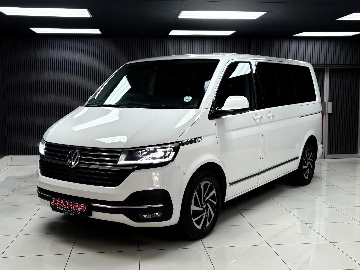2023 Volkswagen Caravelle 2.0BiTDI 146kW Highline 4Motion, photographed in the Iscars studio