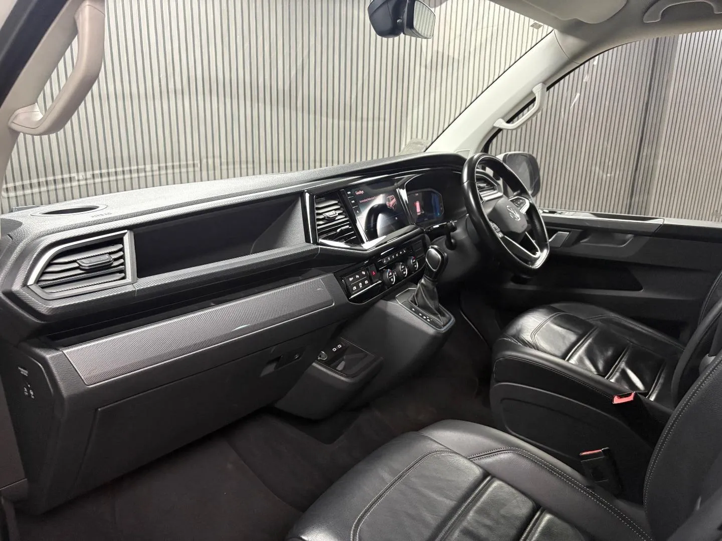 2023 Volkswagen Caravelle 2.0BiTDI 146kW Highline 4Motion, photo 10 of 11