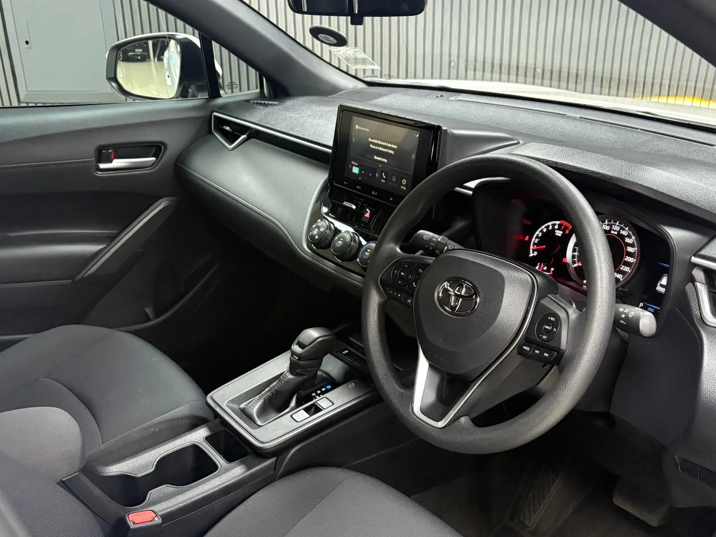 2026 Toyota Corolla Cross 1.8 Xi, photo 7 of 9